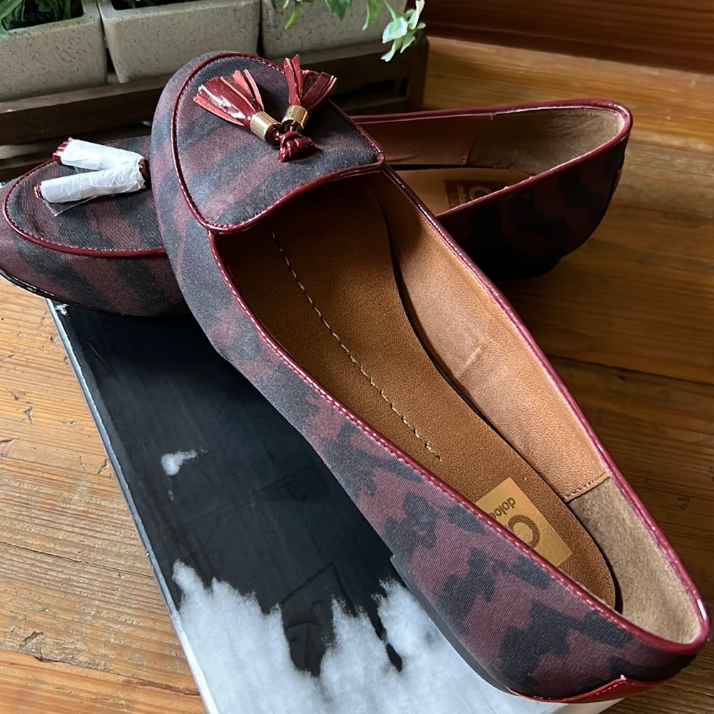 NWT DV by Dolce Vita Delphi Burgundy Fabric Loafers.  Size 8M